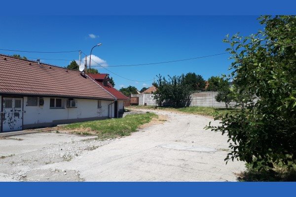 Budova v blízkosti mesta Sereď s 1331m2 pozemkom na prenájom - Iné priestory - Prenájom ponúkajú