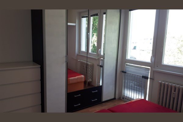 3 izb.byt s loggiou na Dolnomajerskej ul. na prenájom - Byt - Prenájom ponúkajú