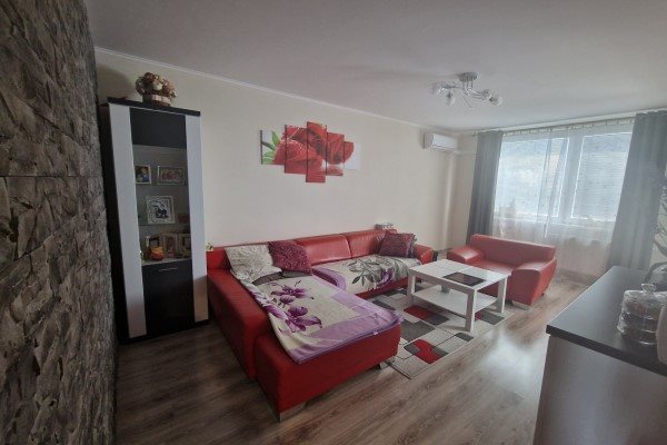 3 izb.byt na Novomestskej ul. s balkónom na predaj - Byt - Predaj