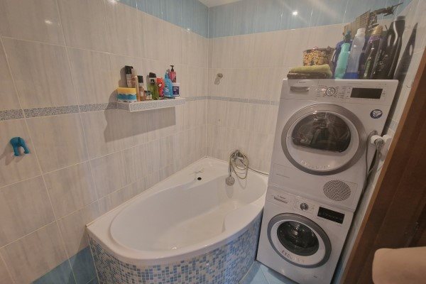 3 izb.byt na Novomestskej ul. s balkónom na predaj - Byt - Predaj