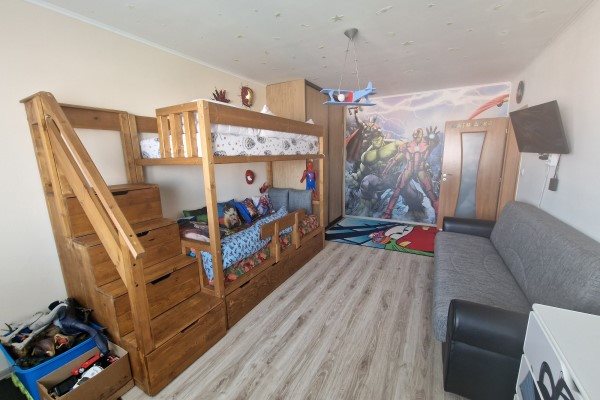 3 izb.byt na Novomestskej ul. s balkónom na predaj - Byt - Predaj