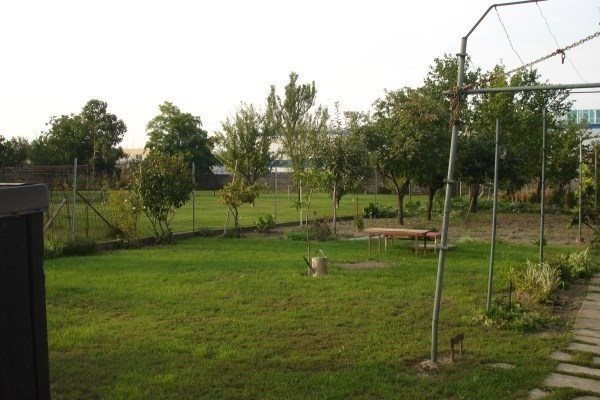 Sereď, predáme rodinný dom s 1686 m2 pozemkom - Rodinný dom - Predaj