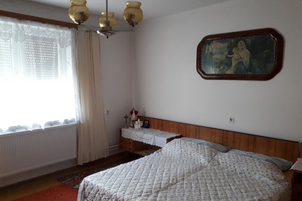 Sereď, predáme rodinný dom s 1686 m2 pozemkom - Rodinný dom - Predaj