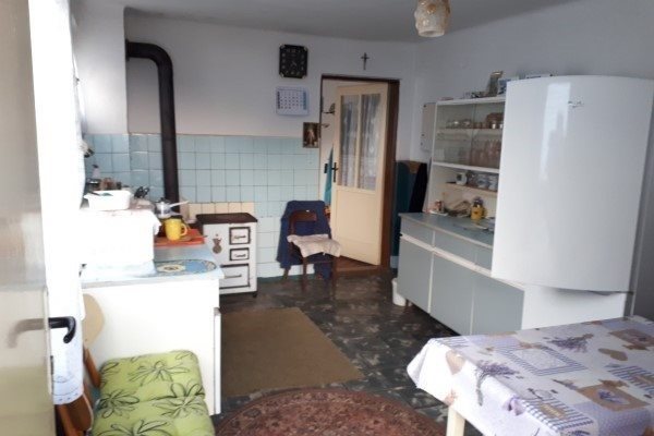 Sereď, predáme rodinný dom s 1686 m2 pozemkom - Rodinný dom - Predaj