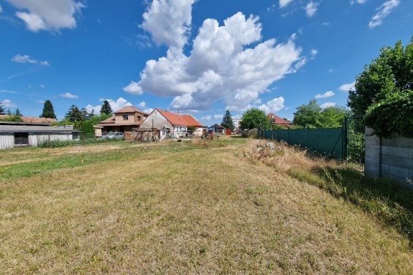 Pozemok 601m2 na výstavbu rodinného domu v Kráľovej pri Senci na predaj - Stavebný pozemok - Predaj