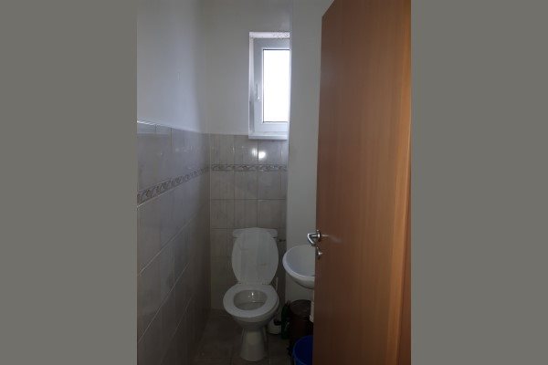 Sereď- poschodový rodinný dom na predaj s10 á pozemkom - Rodinný dom - Predaj