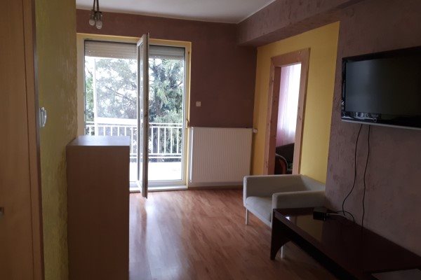 Sereď- poschodový rodinný dom na predaj s10 á pozemkom - Rodinný dom - Predaj