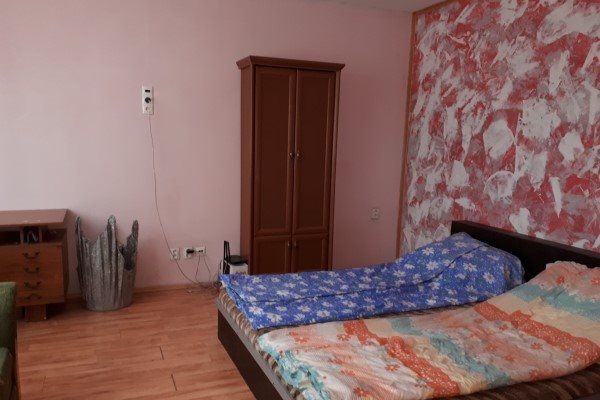 Sereď- poschodový rodinný dom na predaj s10 á pozemkom - Rodinný dom - Predaj