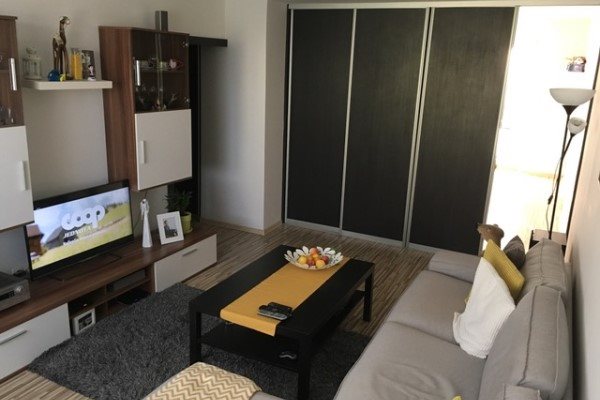 2 izb. kompletne prerobený byt, 53 m2 v OV na Čepenskej ul. na predaj - Byt - Predaj