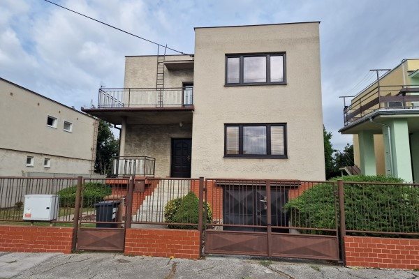 4 izb.RD v Seredi na Stromovej ulici s 645m2 pozemkom na predaj - Rodinný dom - Predaj