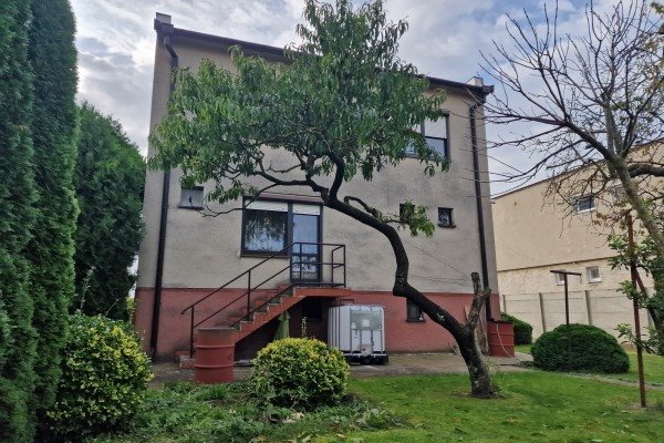 4 izb.RD v Seredi na Stromovej ulici s 645m2 pozemkom na predaj - Rodinný dom - Predaj