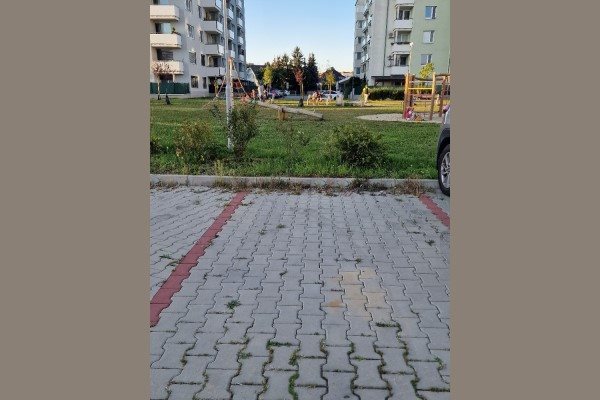 Parkovacie miesta pri Meandri v Seredi na prenájom - Stavebný pozemok - Prenájom ponúkajú